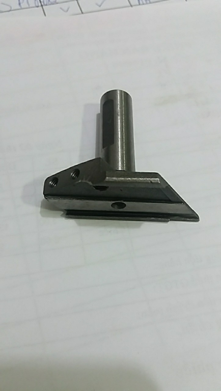 Giá dao dưới vắt sổ JUKI 6714/6704 (131-49505)